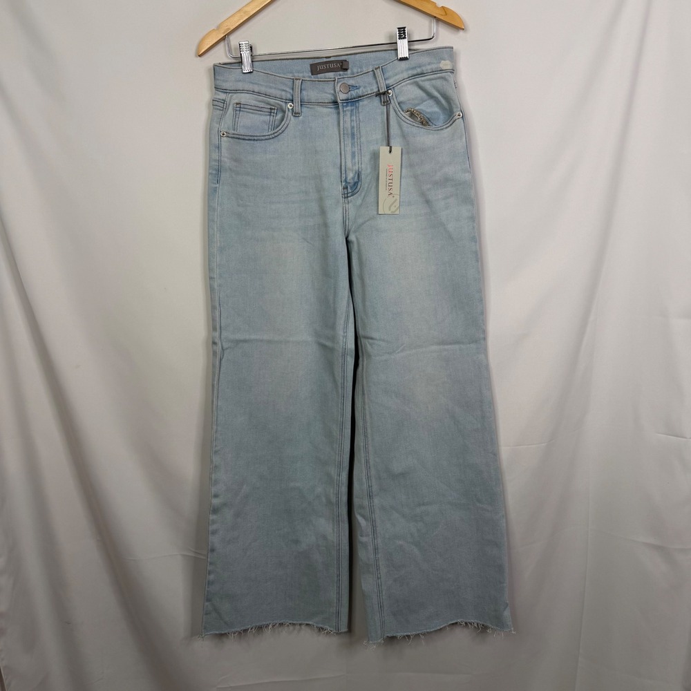 JustUSA Daleyza Wide Leg Jeans Light Wash Raw Hem Size 30/10 NEW - Picture 3 of 9